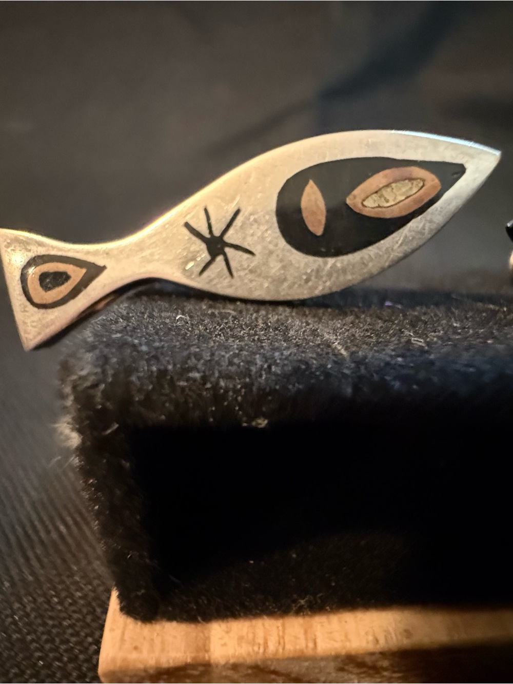 Taxco HAB Sterling Fish Motif Screwback Earrings - Silver with Copper Inlay - Picture 3 of 14